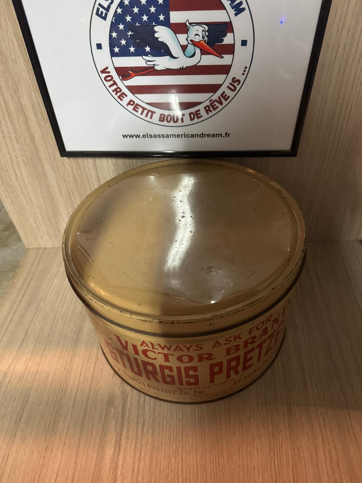 Boîte Vintage "Sturgis Pretzel" – Victor Brand – Circa 1940s/50s – USA – Collector Americana