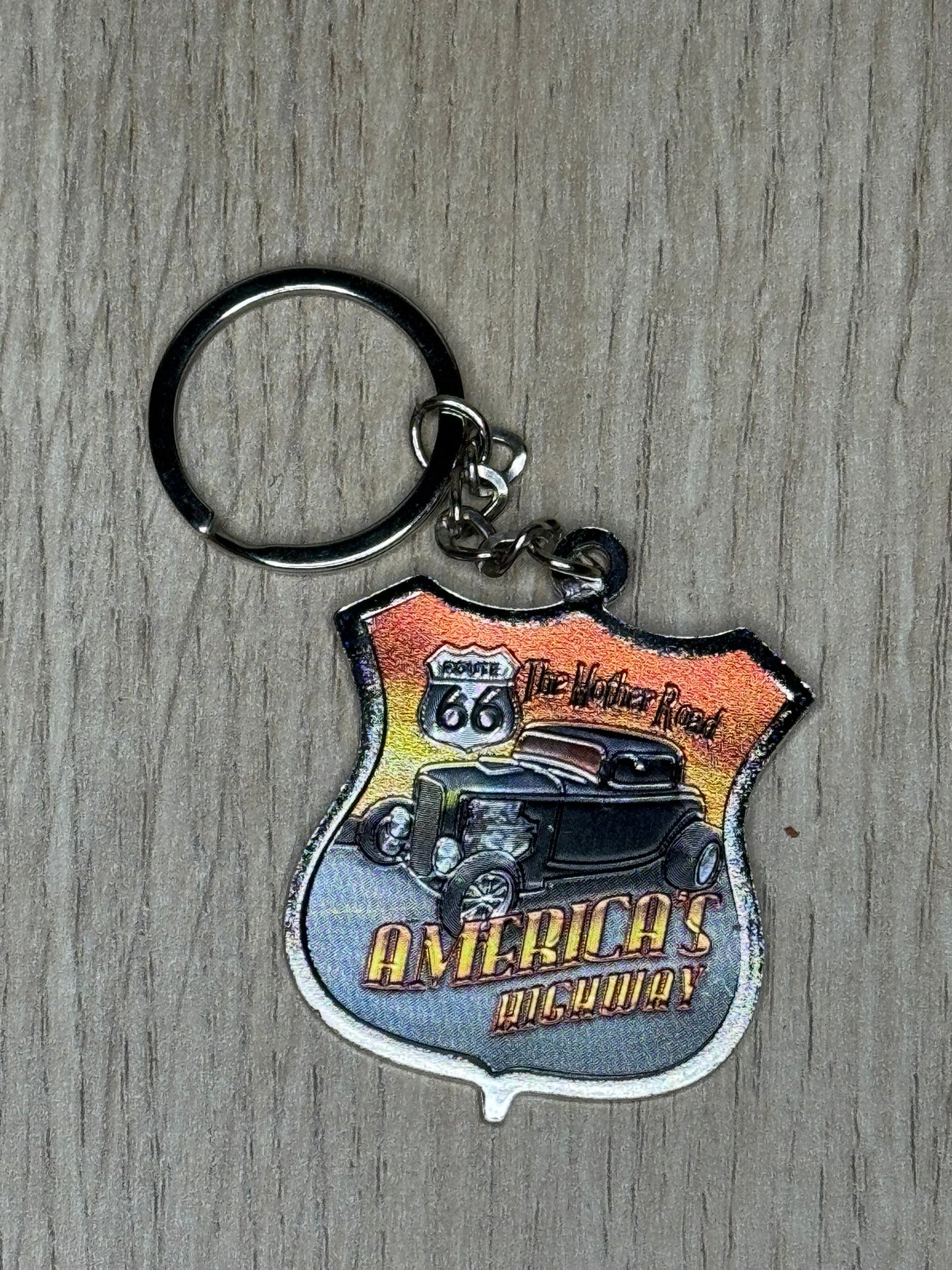 Porte-Clés Badge Vintage "Route 66 - The Mother Road" avec Hot Rod