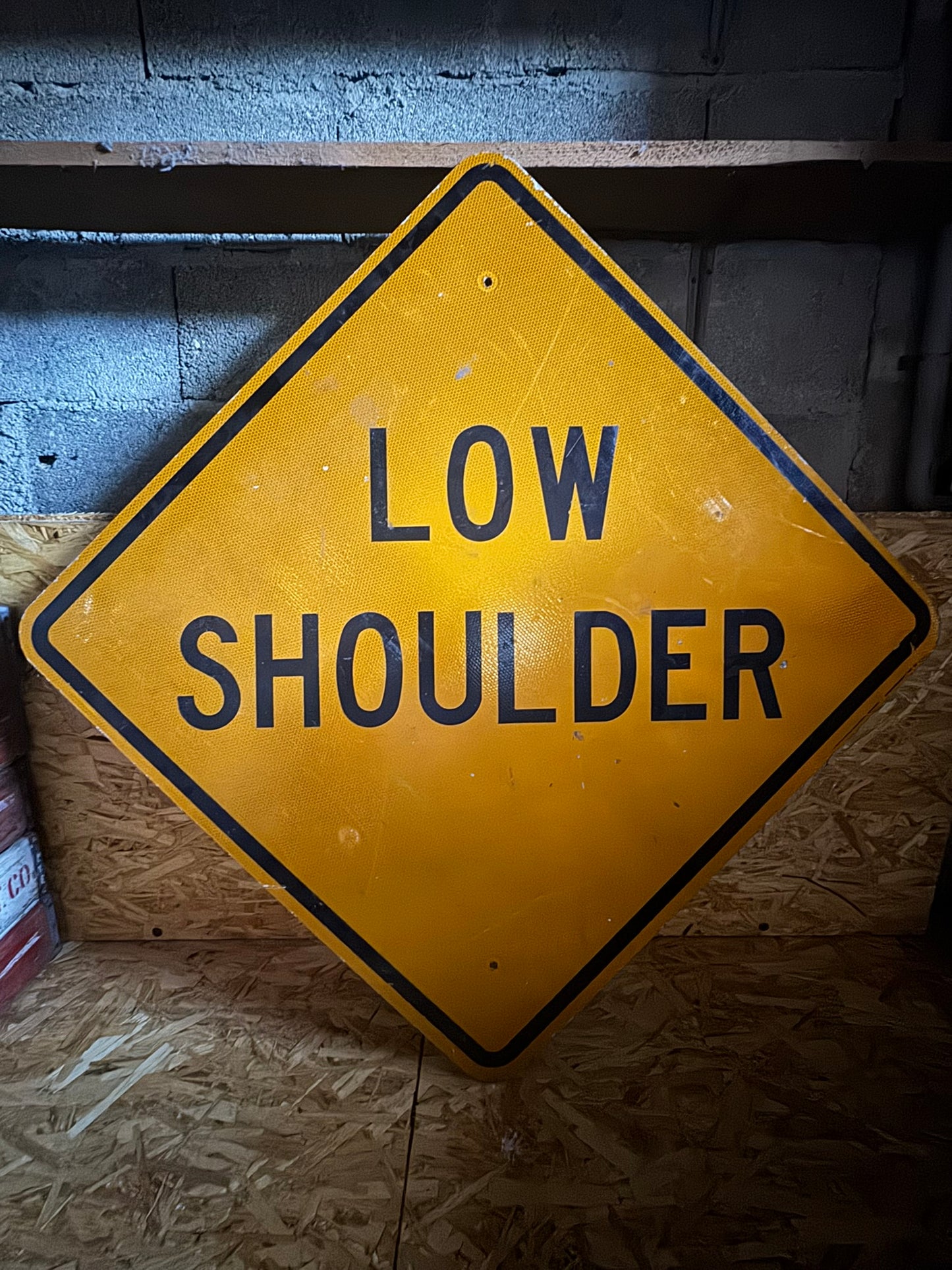 Panneau Routier Américain Vintage "LOW SHOULDER" - Décoration Industrielle / Garage