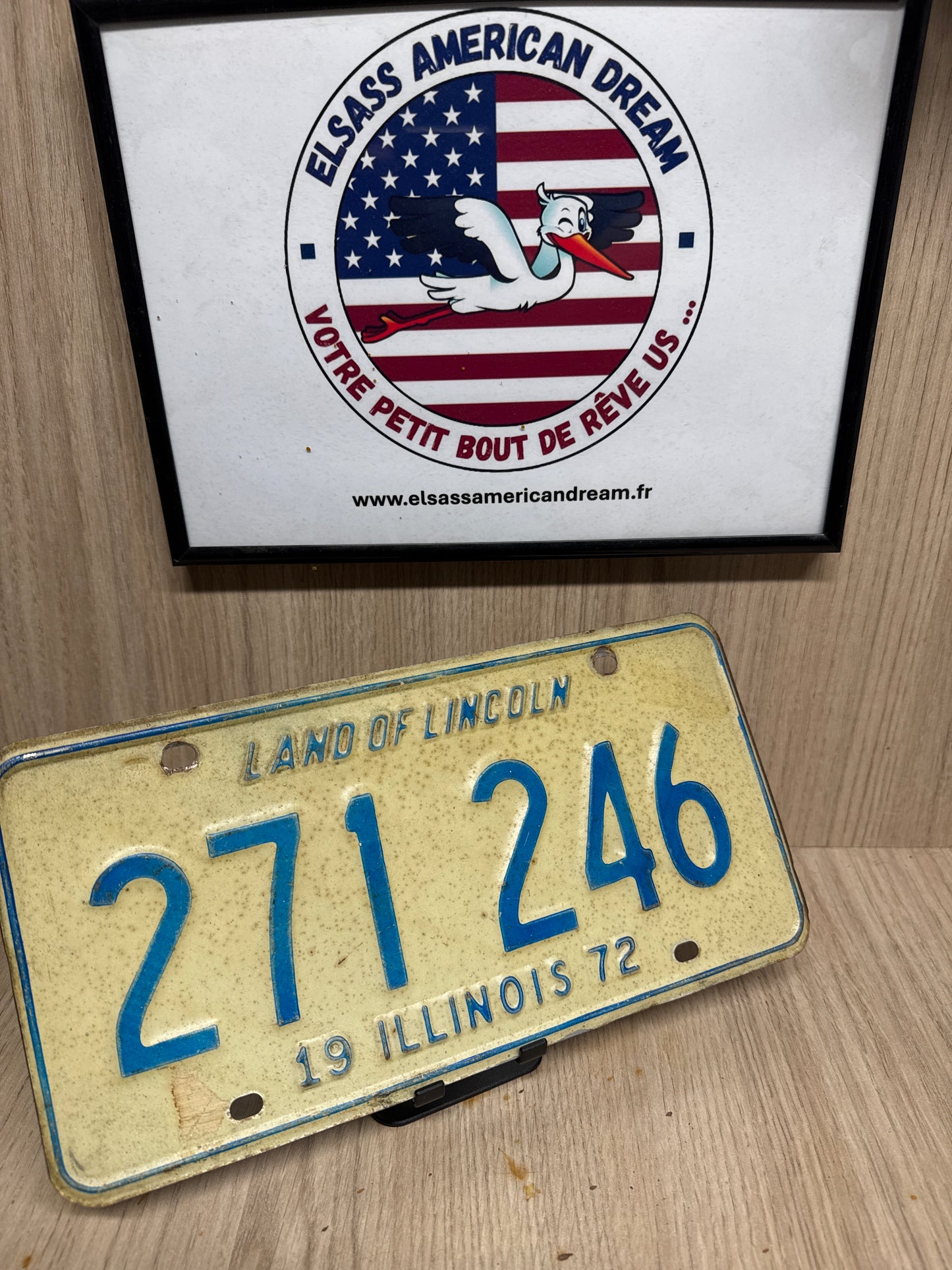 Plaque d’Immatriculation Vintage Illinois 1972 – "Land of Lincoln" Blue & Cream Illinois 271-246