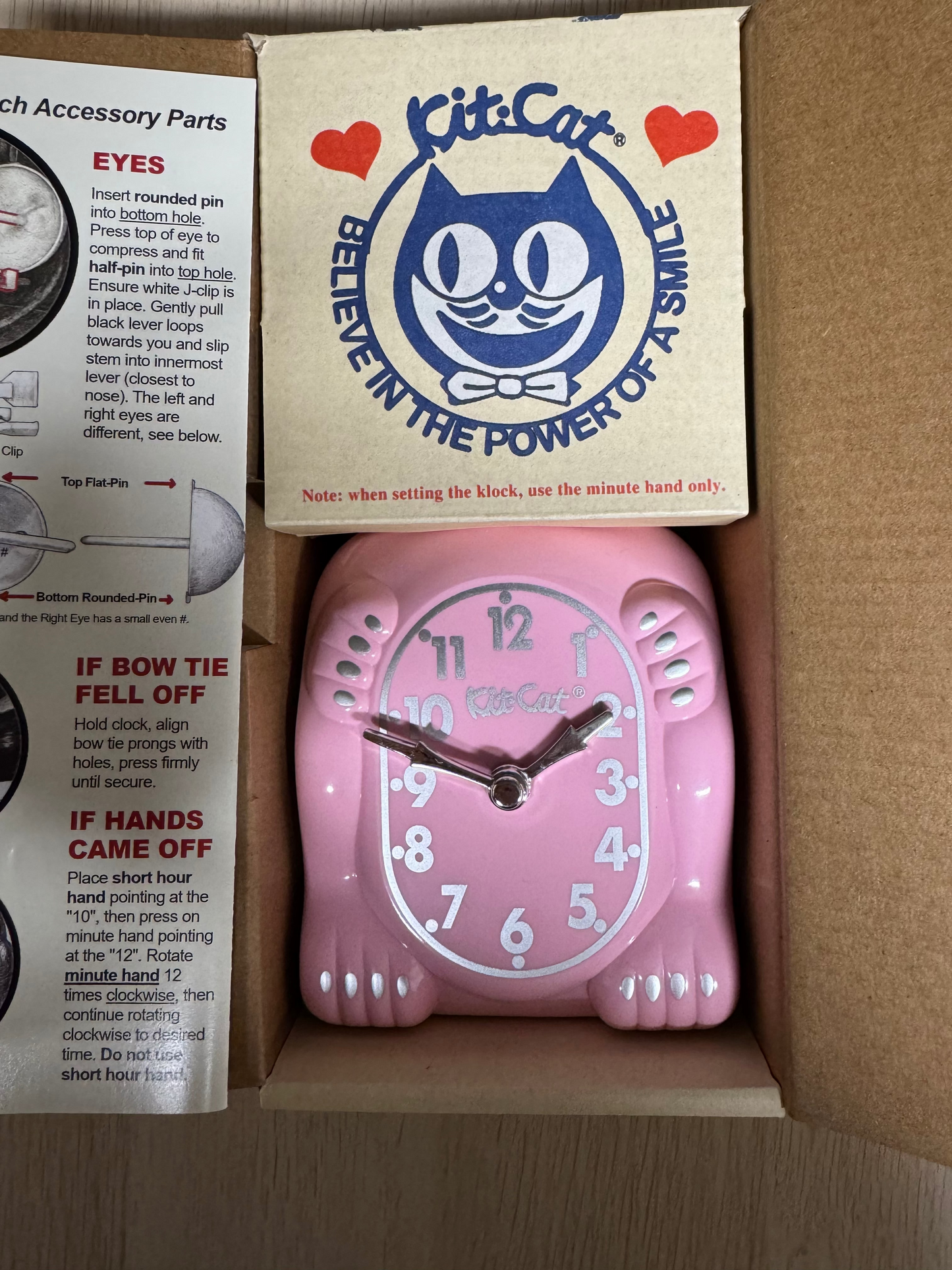 Véritable Kit-Cat Klock® – "Retro Kitchen Edition" Rose Pastel