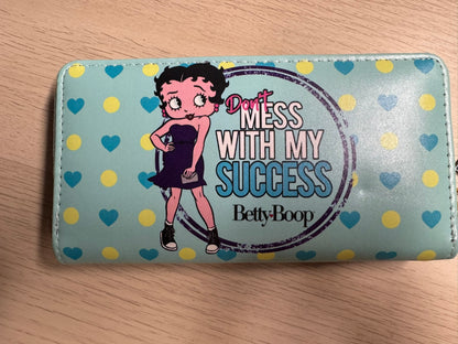 Grand Portefeuille Compagnon Betty Boop – Édition "Don't Mess With My Success" & Motifs Cœurs