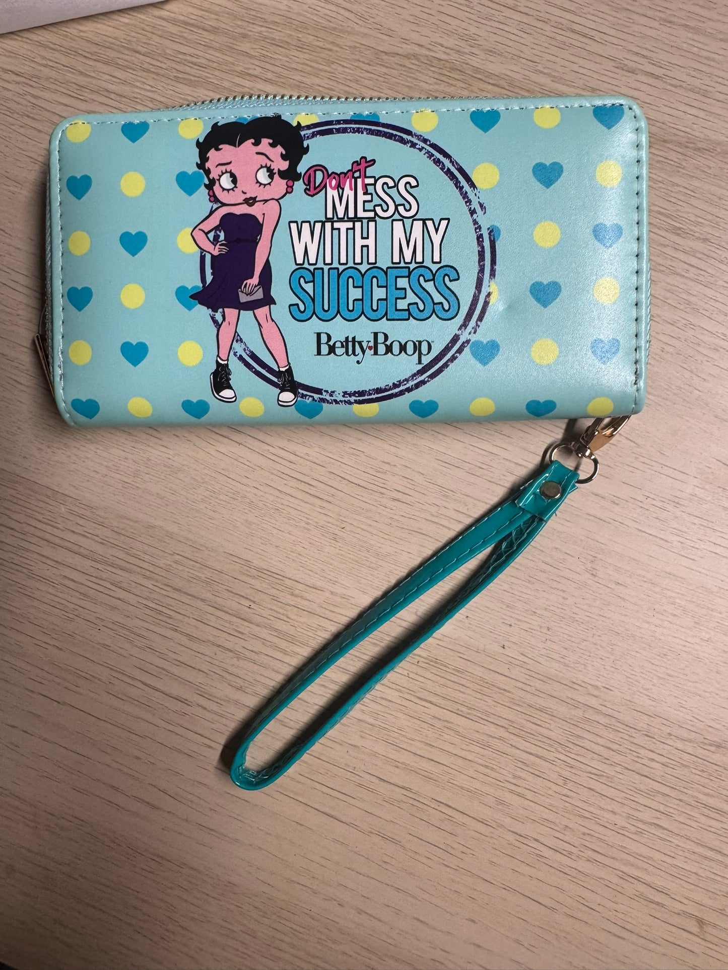 Grand Portefeuille Compagnon Betty Boop – Édition "Don't Mess With My Success" & Motifs Cœurs