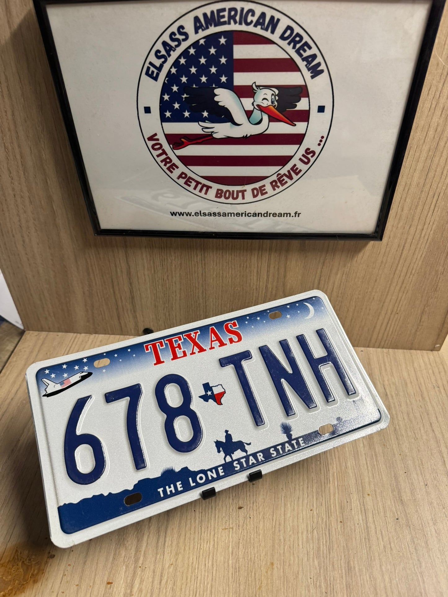 Plaque d'Immatriculation Américaine Texas – Édition Collector "Cowboy & Navette Spatiale" (678-TNH)