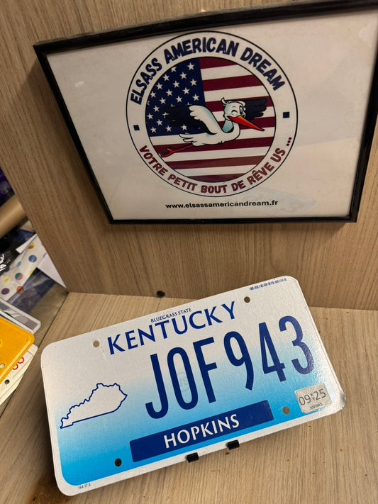 Plaque d'Immatriculation Américaine Kentucky – Édition "Bluegrass State" & Comté de Hopkins (JOF 943)
