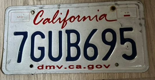🚘 Plaque d’Immatriculation – Californie "7GUB695" – Série Standard
