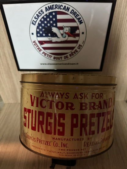 Boîte Vintage "Sturgis Pretzel" – Victor Brand – Circa 1940s/50s – USA – Collector Americana