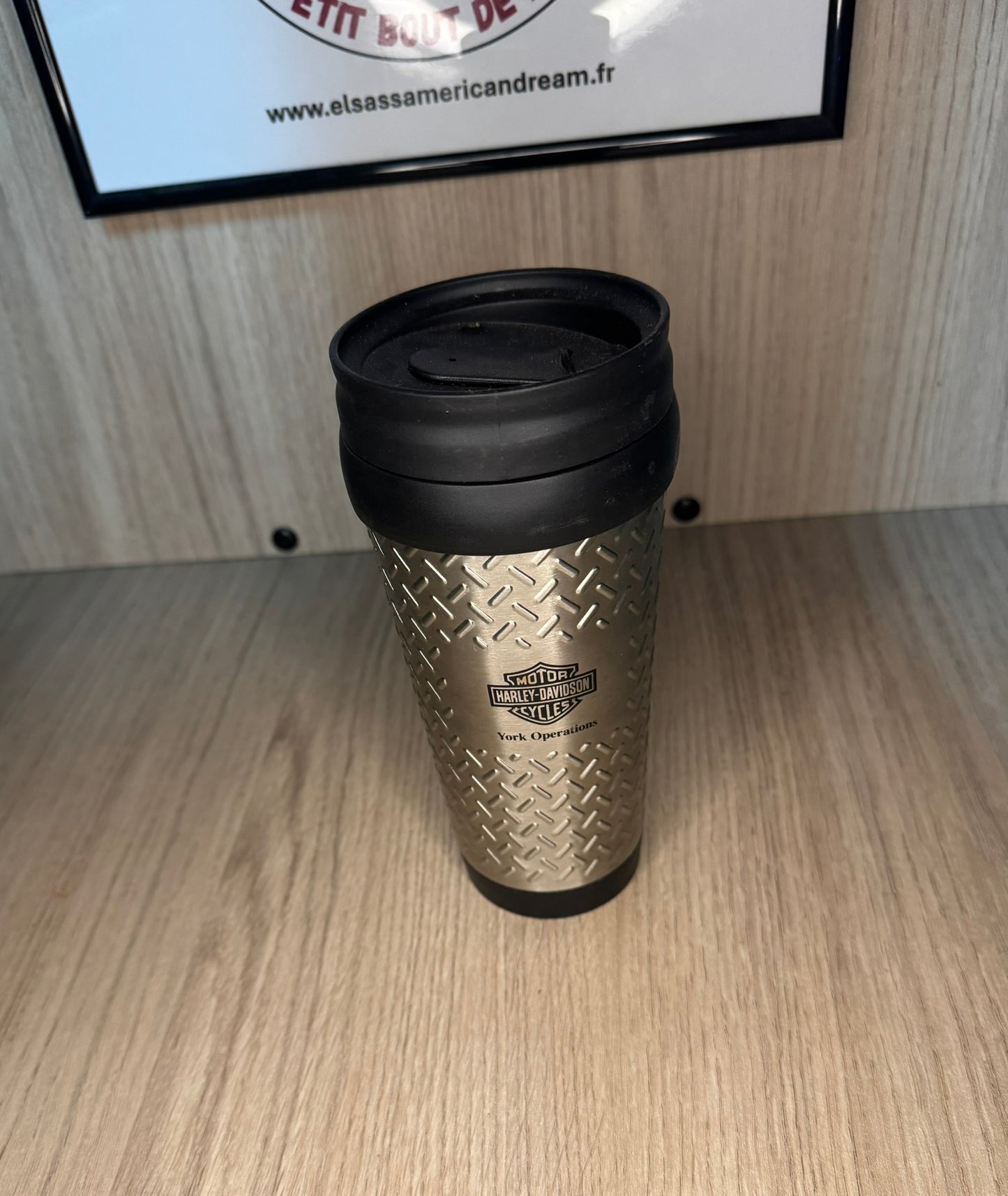 Mug Isotherme / Tumbler Harley-Davidson York Operations - Design Industriel Métallisé