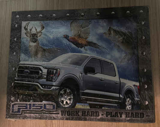 Plaque Décorative Ford F-150 "Work Hard - Play Hard"