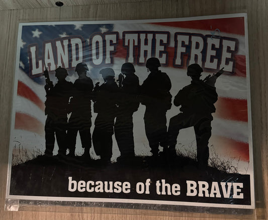 Affiche Patriotique "Land of the Free Because of the Brave" - Soldats US &amp; Drapeaux Américains